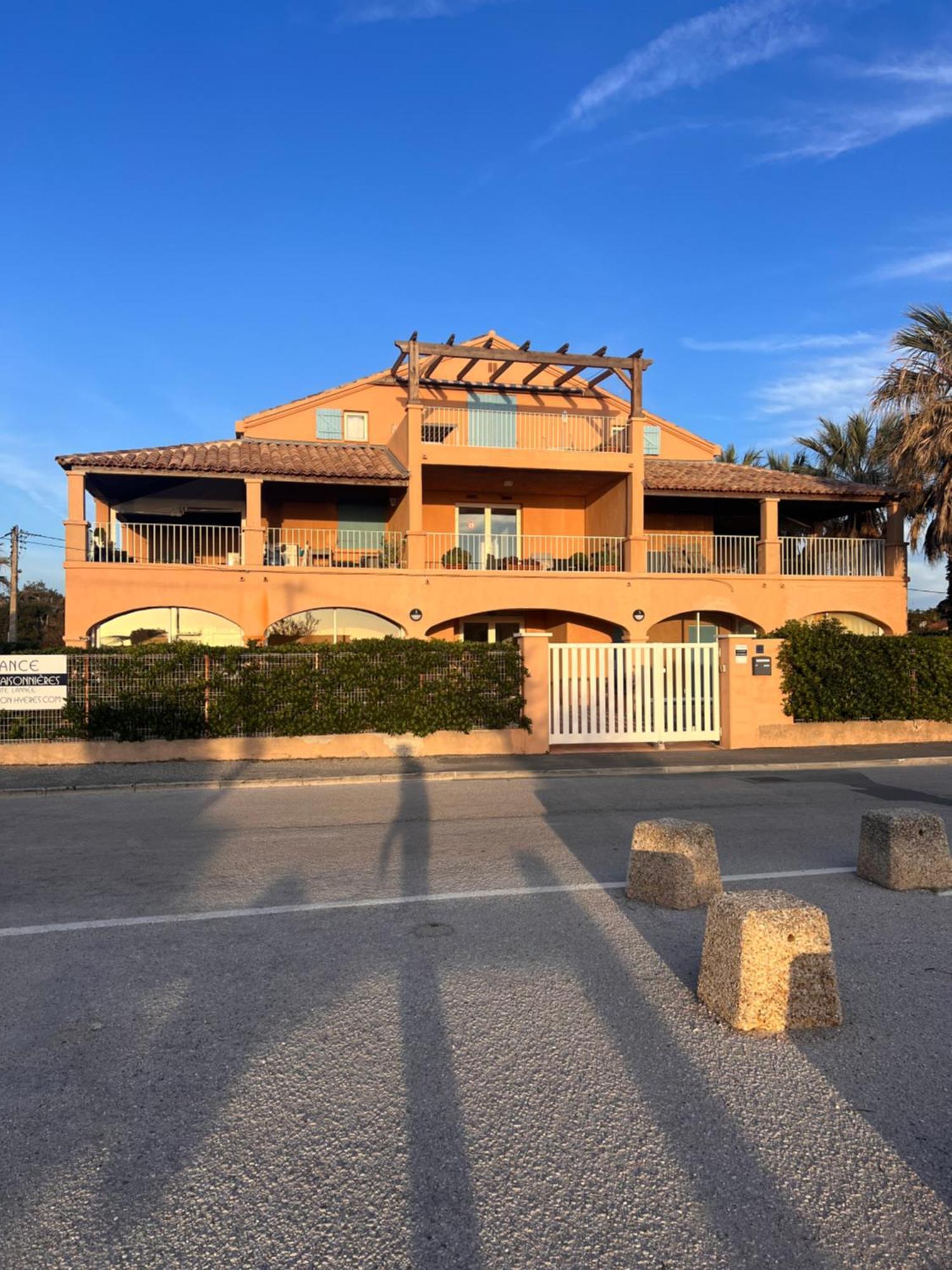 La Bergerie Apartamento Hyères Exterior foto