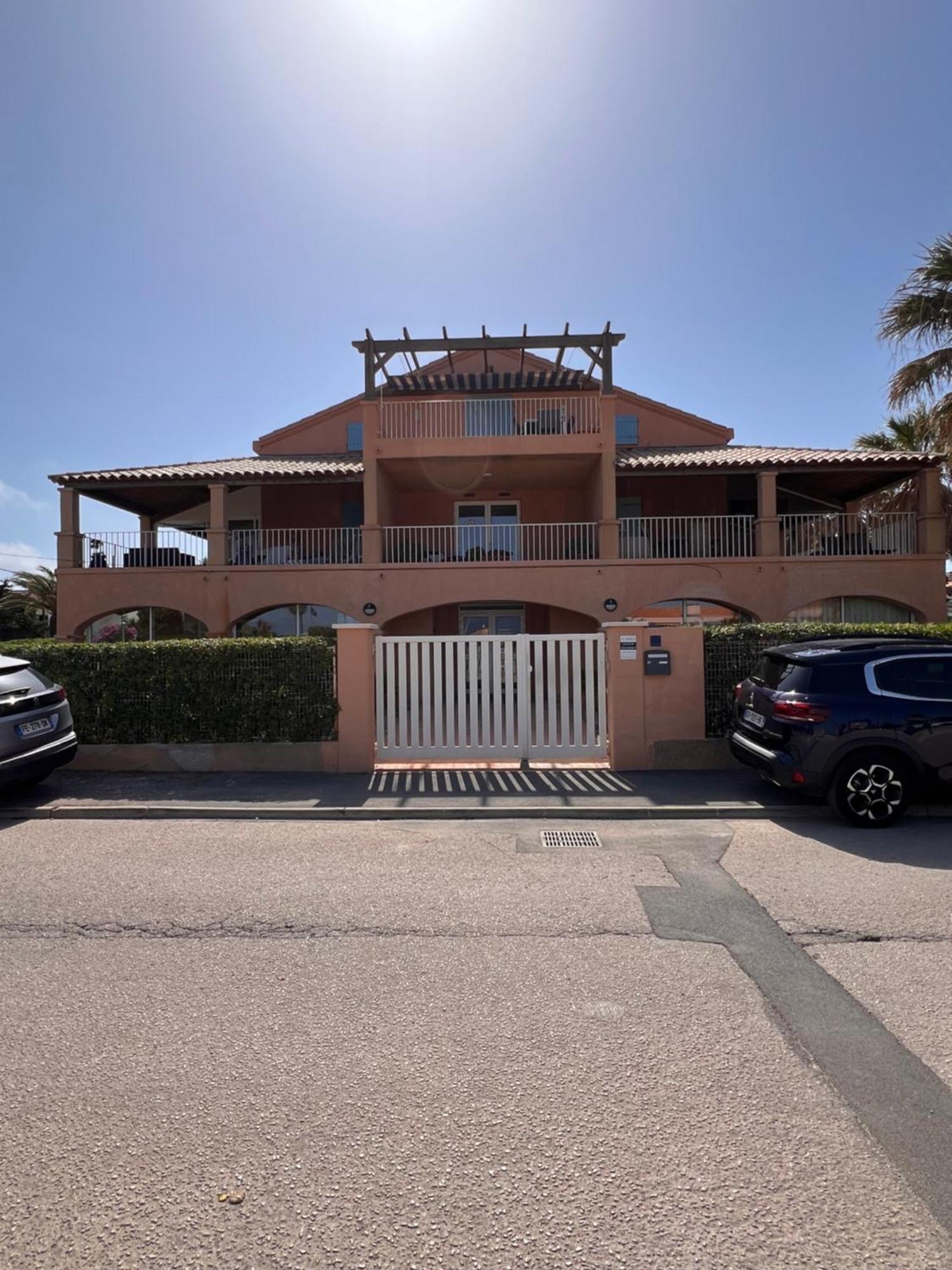 La Bergerie Apartamento Hyères Exterior foto