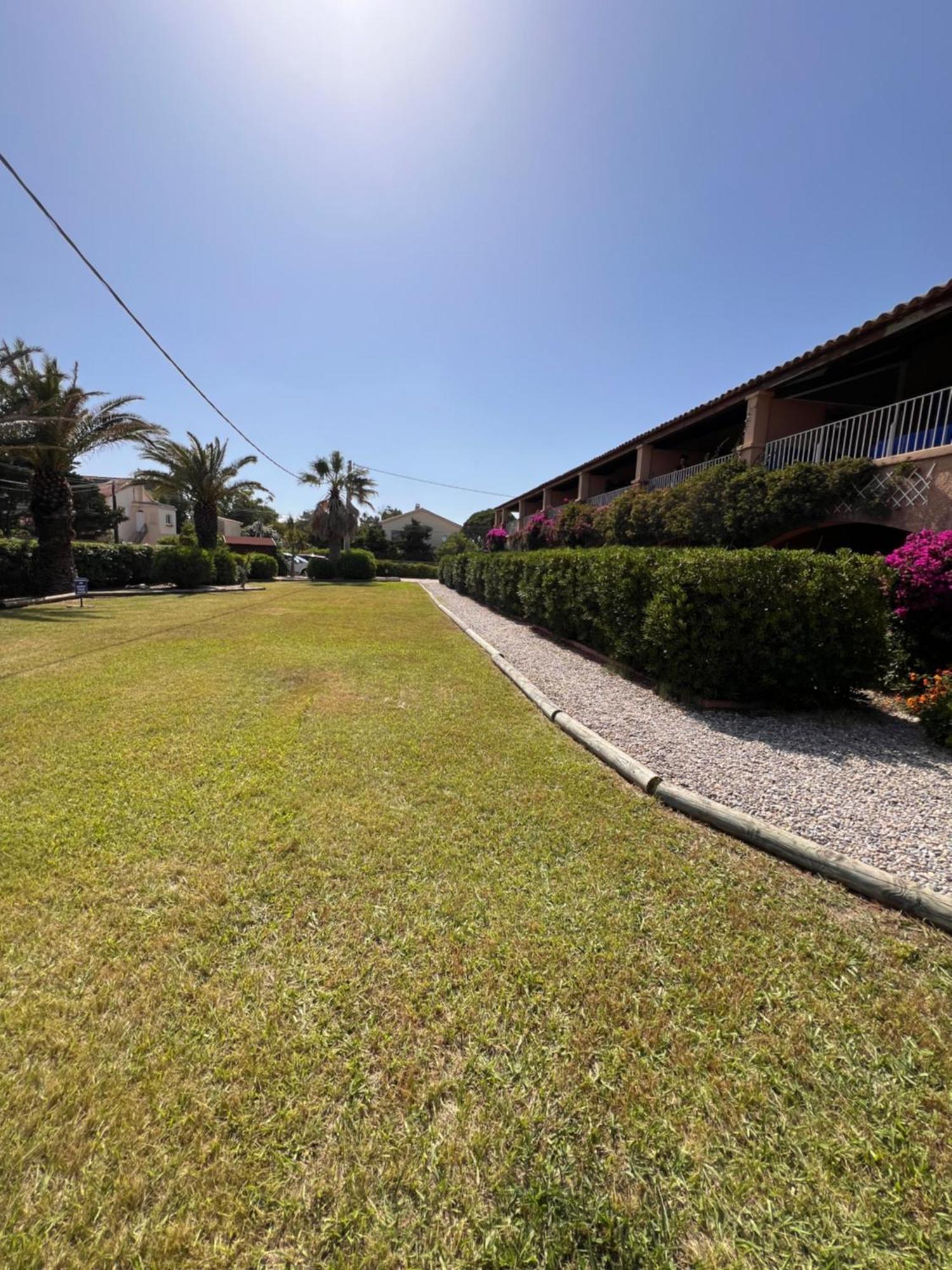 La Bergerie Apartamento Hyères Exterior foto